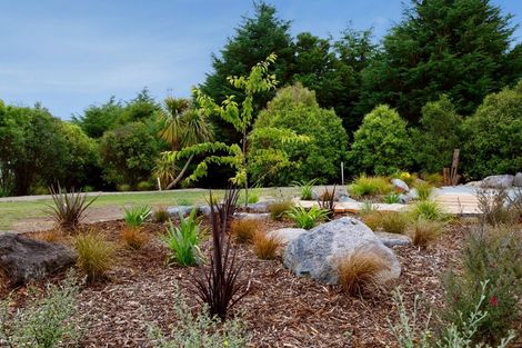 Photo of property in 124 Highland Drive, Acacia Bay, Taupo, 3385