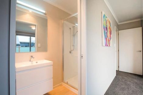 Photo of property in 28 Lawson Burrows Crescent, Te Anau, 9600