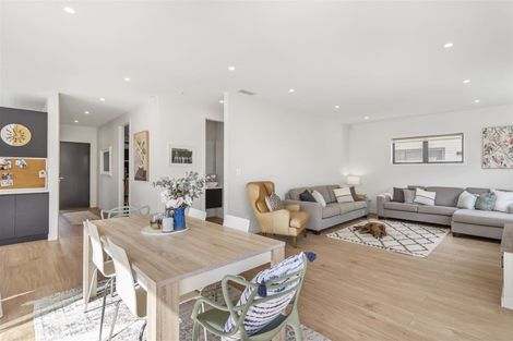 Photo of property in 20 Lynton Road, Bucklands Beach, Auckland, 2012