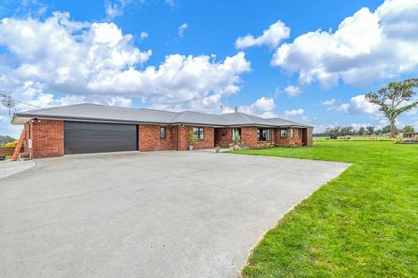 Photo of property in 1061 Taonui Road, Colyton, Feilding, 4775