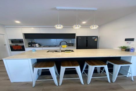 Photo of property in 16 Hauhake Road, Flat Bush, Auckland, 2019