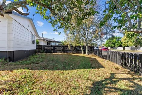 Photo of property in 4 Stoll Place, Clendon Park, Auckland, 2103