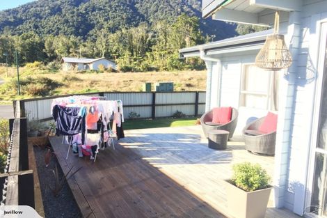 Photo of property in 2 Pioneer Drive, Lake Tekapo, 7999