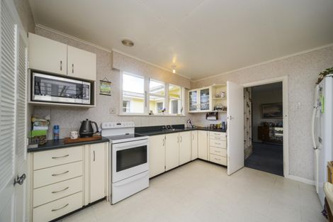 Photo of property in 37 Waterloo Crescent, Hokowhitu, Palmerston North, 4410