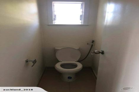 Photo of property in 104 Archibald Road, Kelston, Auckland, 0602