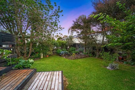 Photo of property in 5 Chevron Place, Castor Bay, Auckland, 0620