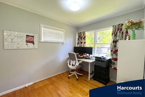 Photo of property in 1/86 Tirimoana Road, Te Atatu South, Auckland, 0602