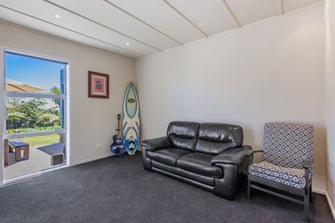 Photo of property in 61 Karamea Street, Whalers Gate, New Plymouth, 4310