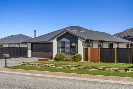 Photo of property in 18 Swan Street, Lake Hawea, Wanaka, 9382