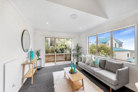 Photo of property in 17 Sirsi Terrace, Broadmeadows, Wellington, 6035