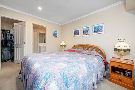 Photo of property in 1 Chardonnay Rise, Henderson, Auckland, 0612
