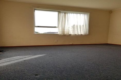 Photo of property in 18 Tomintoul Place, Highland Park, Auckland, 2010