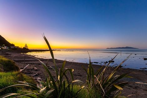 Photo of property in 7 Ocean Parade, Pukerua Bay, 5026