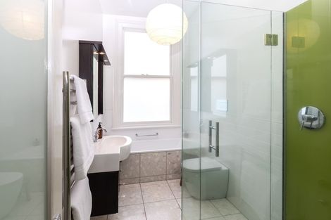 Photo of property in 42 Holly Road, St Albans, Christchurch, 8014