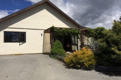 Photo of property in 27 Rob Roy Lane, Wanaka, 9305