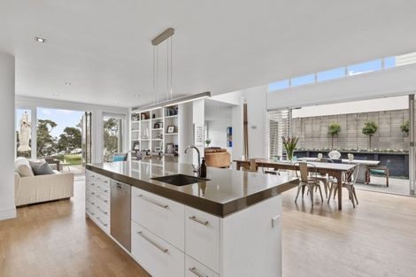 Photo of property in 48 Queen Street, Northcote Point, Auckland, 0627