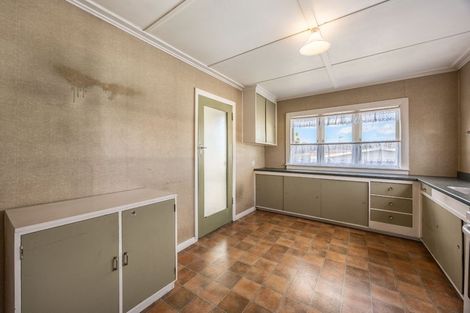 Photo of property in 46 Titirangi Road, New Lynn, Auckland, 0600