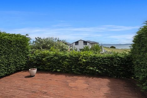 Photo of property in 41 Karoro Road, One Tree Point, 0118