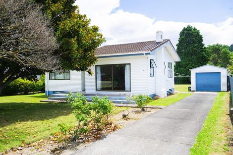 Photo of property in 122 De Lautour Road, Inner Kaiti, Gisborne, 4010