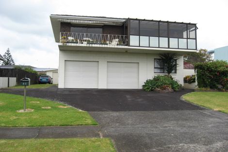 Photo of property in 82 Kiwi Esplanade, Mangere Bridge, Auckland, 2022