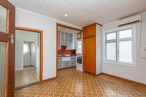 Photo of property in 77 Shamrock Street, Takaro, Palmerston North, 4412