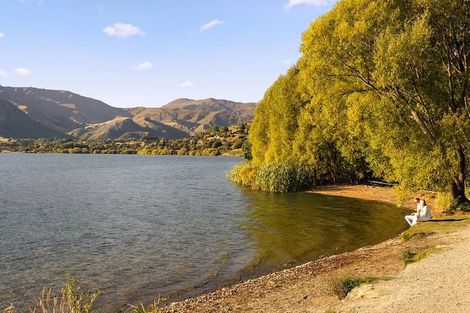 Photo of property in 16 Hayes View Lane, Lake Hayes, Queenstown, 9371