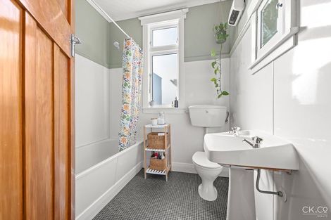 Photo of property in 9 Hinemoa Street, Waiwhetu, Lower Hutt, 5010