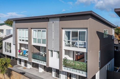 Photo of property in 4/4 Jutland Road, Hauraki, Auckland, 0622