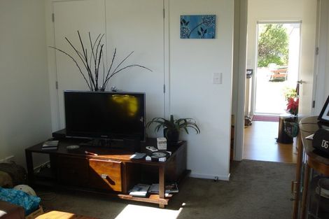 Photo of property in 1409 Whangaparaoa Road, Army Bay, Whangaparaoa, 0930