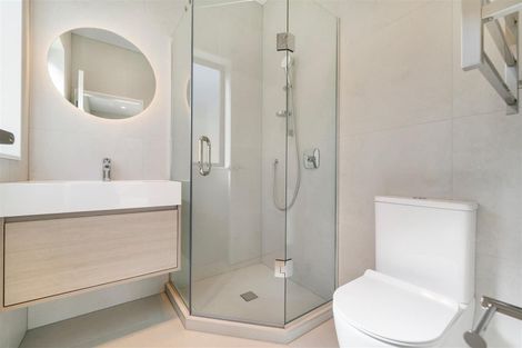 Photo of property in 42 Whakairo Crescent, Gulf Harbour, Whangaparaoa, 0930