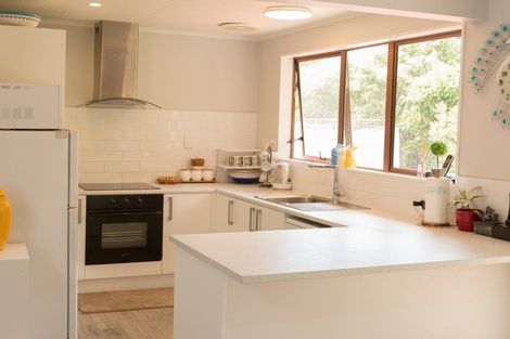 Photo of property in 32a Mahana Road, Paraparaumu Beach, Paraparaumu, 5032