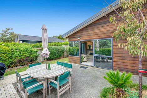 Photo of property in 20 Otanerua Road, Hatfields Beach, Orewa, 0931