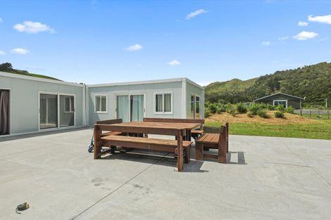 Photo of property in 35 Te Mahoe Road, Mokau, 4376