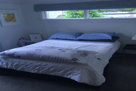 Photo of property in 144 Breaker Bay Road, Breaker Bay, Wellington, 6022