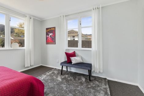 Photo of property in 358 Stokes Valley Road, Stokes Valley, Lower Hutt, 5019