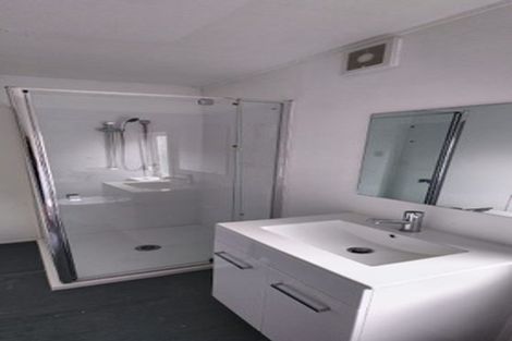 Photo of property in 16 Albert Road, Kelston, Auckland, 0602