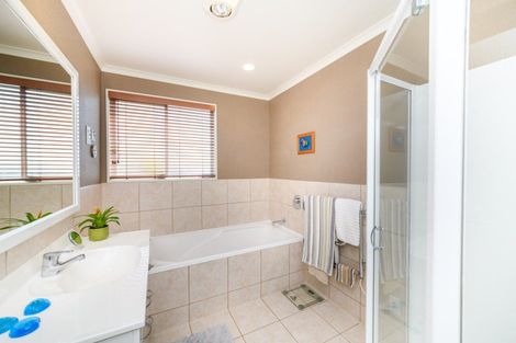 Photo of property in 6 Mudgway Place, Awapuni, Palmerston North, 4412
