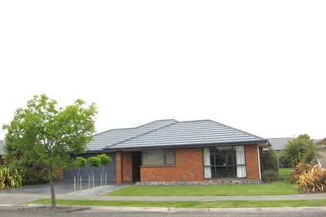Photo of property in 33 Puhara Avenue, Parklands, Christchurch, 8083