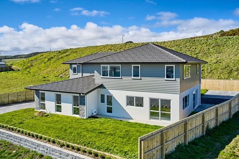 Photo of property in 113 Queen Charlotte Drive, Aotea, Porirua, 5024