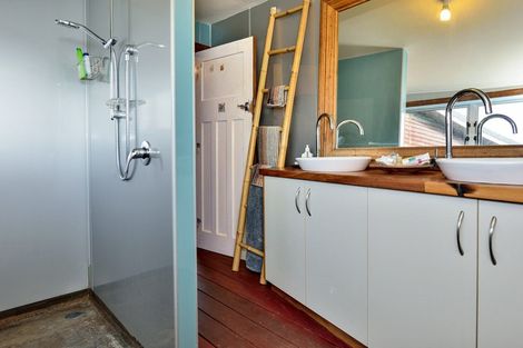 Photo of property in 18 Kahawai Street, Mahia, 4198