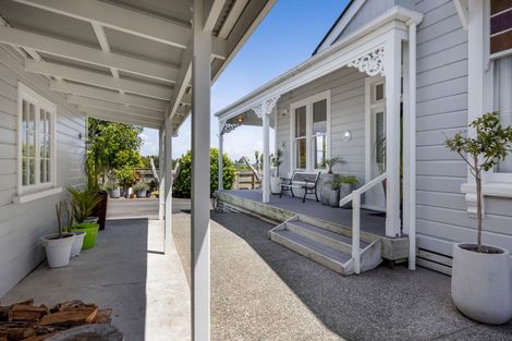 Photo of property in 416 Frankley Road, Hurdon, New Plymouth, 4310