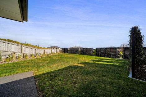 Photo of property in 4 Vardon Way, Waiwhakaiho, New Plymouth, 4312