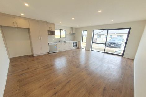 Photo of property in 8a Auranga Drive, Karaka, Papakura, 2113