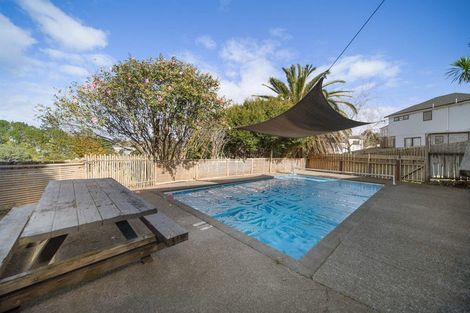 Photo of property in 34 Cyclarama Crescent, Massey, Auckland, 0614