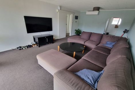 Photo of property in 48a Whites Line West, Woburn, Lower Hutt, 5010
