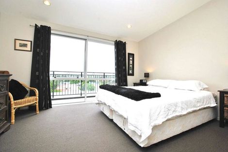 Photo of property in 14/6 Islington Avenue, New Lynn, Auckland, 0600