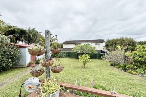 Photo of property in 8 Divich Avenue, Te Atatu South, Auckland, 0610