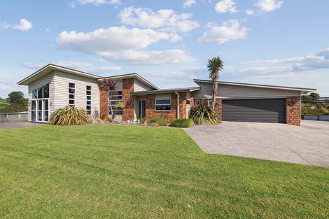 Photo of property in 1375 Carrington Road, Hurworth, New Plymouth, 4371