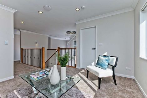 Photo of property in 60 Huntington Park Drive, Greenhithe, Auckland, 0632