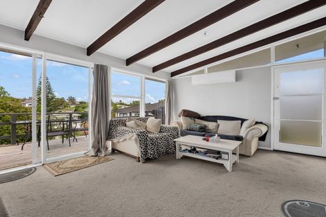 Photo of property in 18a Sylvan Crescent, Te Atatu South, Auckland, 0610